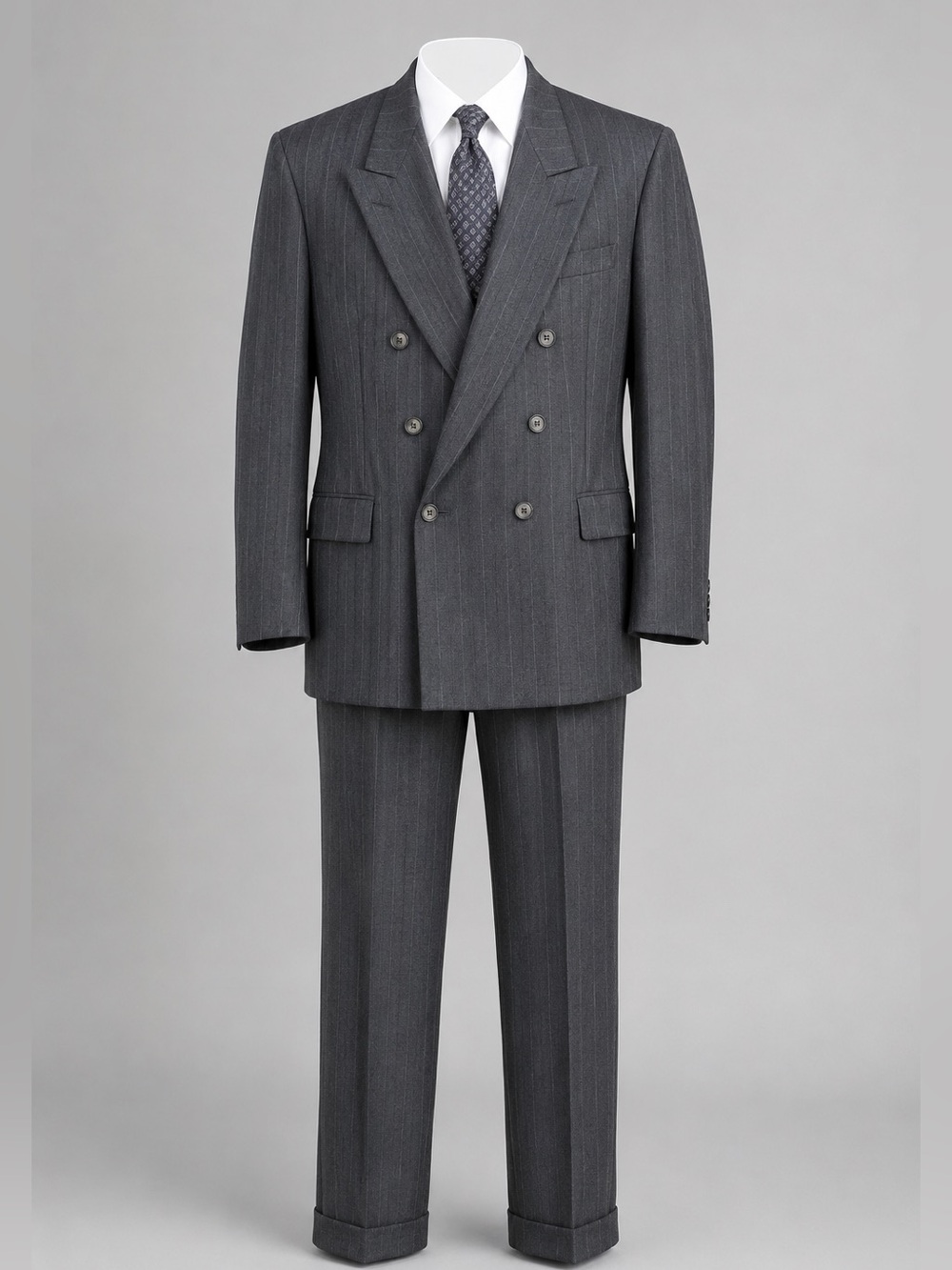 Vintage Haggar Imperial Men’s Gray Pinstripe Double-Breasted 2-Piece Suit Size 4